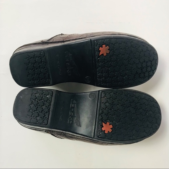 Dansko XP Clog Dark Brown Floral Tooled Leather Dark Brown Wood Shoe Size 37 (7) - Picture 6 of 14